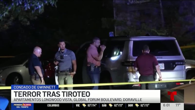Testigos dijeron que las balas "volaron por todos lados", y después la víctima chocó su...