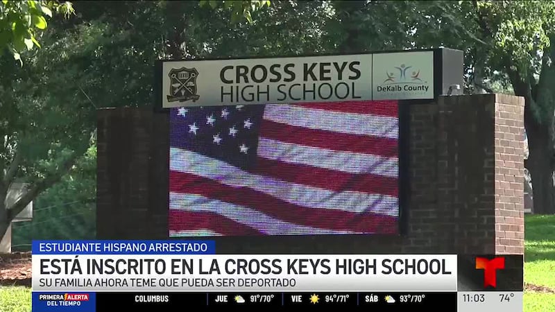 El adolescente fue detenido por la policía cuando se salió de clases el miércoles junto con...