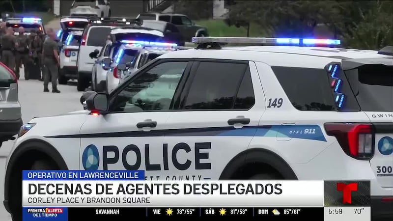 La policía no ha dado detalles de lo que provocó un masivo despliegue de agentes en un...