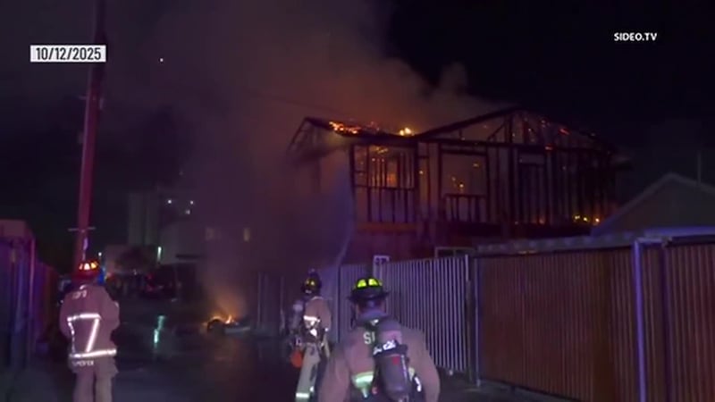 Según vecinos esta vendría siendo la cuarta vez que llaman al departamento de bomberos para...